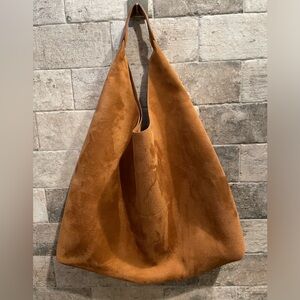 ❤️ GAP VEGAN SUEDE SLOUCH BAG